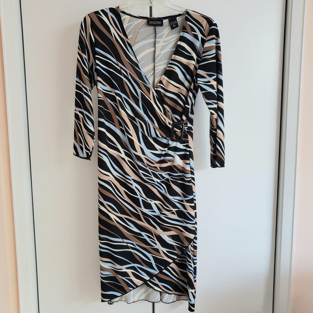 New York & Company Black, Tan, and Blue Patterned Long Sleeve Dress